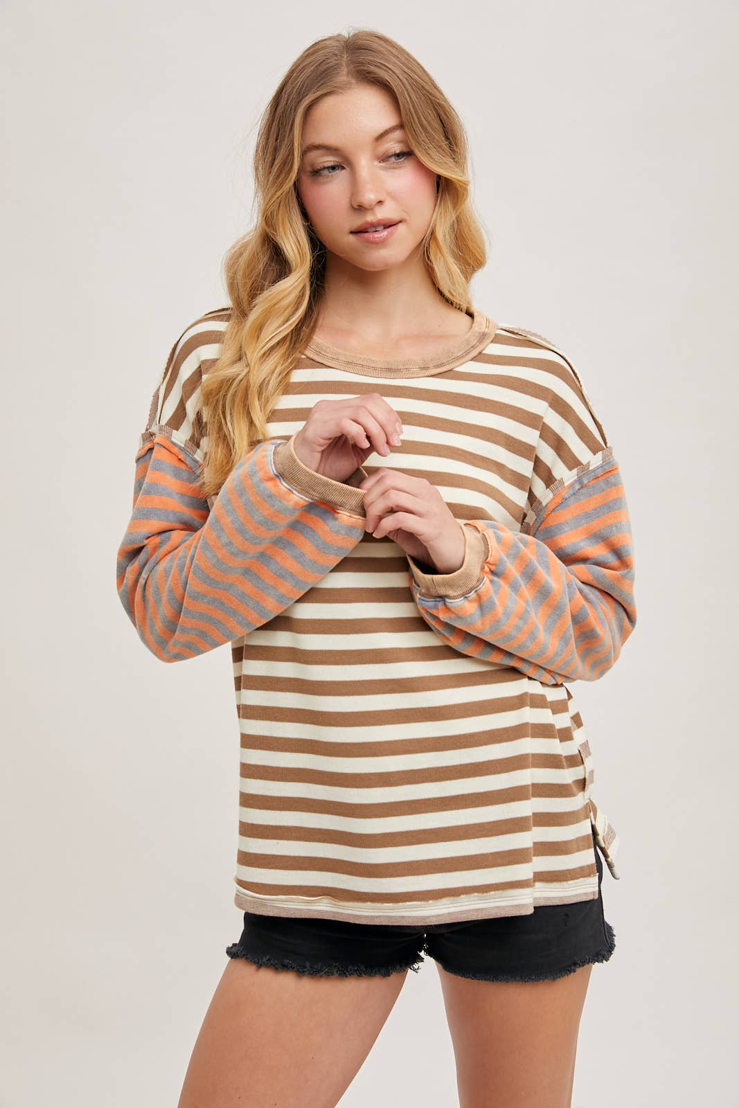 Bluivy - STRIPE CONTRAST EXPOSED SEAM LOOSE FIT KNIT PULLOVER