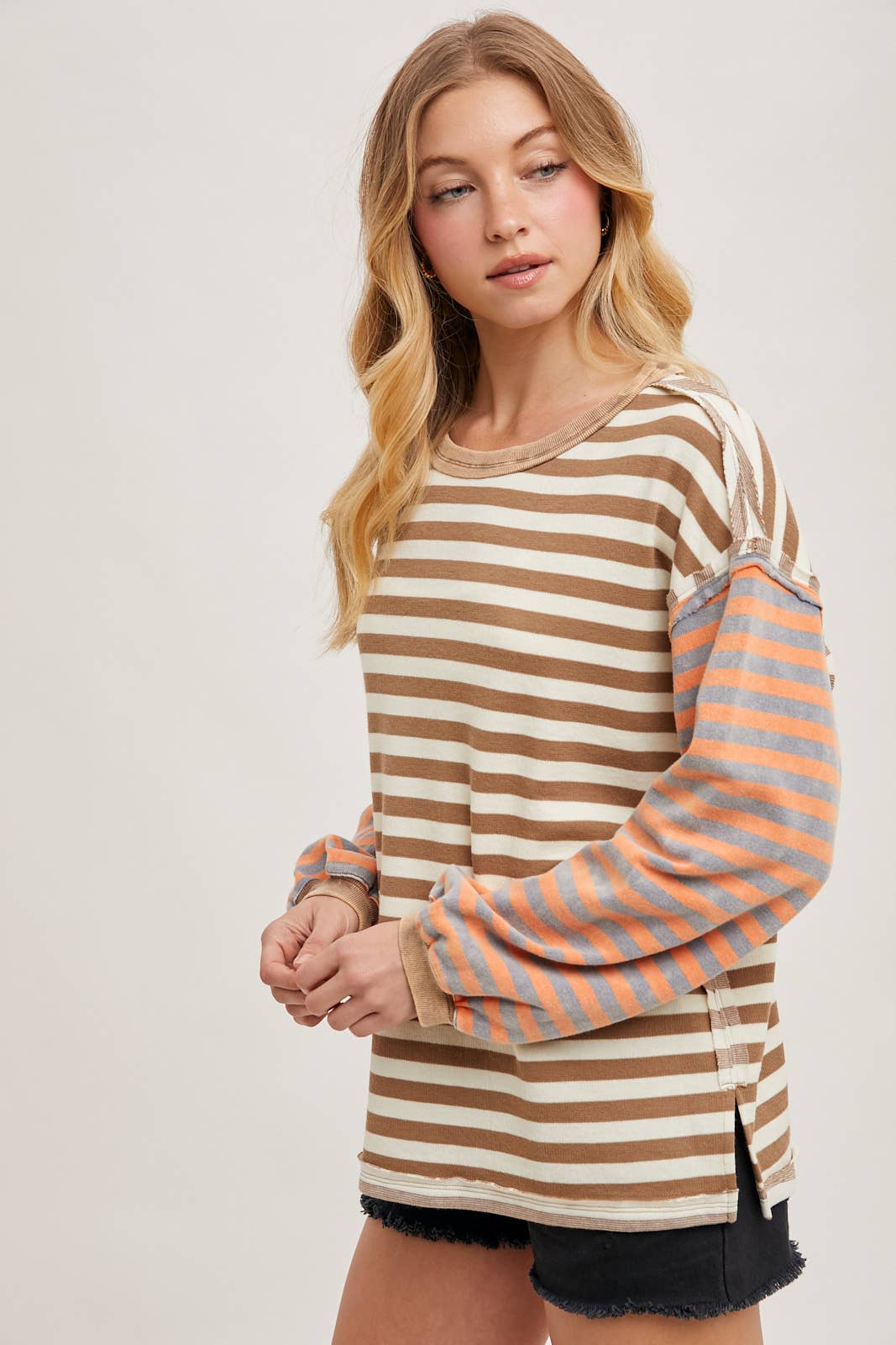 Bluivy - STRIPE CONTRAST EXPOSED SEAM LOOSE FIT KNIT PULLOVER