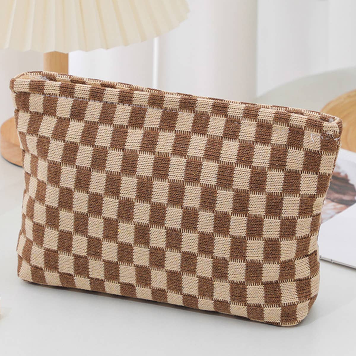 KNITTED CHECKERBOARD MAKEUP BAG