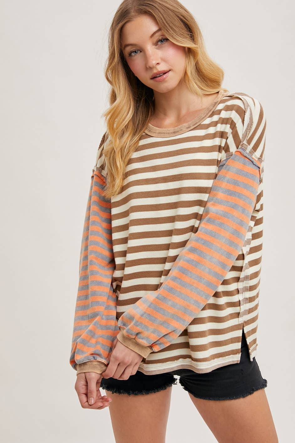 Bluivy - STRIPE CONTRAST EXPOSED SEAM LOOSE FIT KNIT PULLOVER