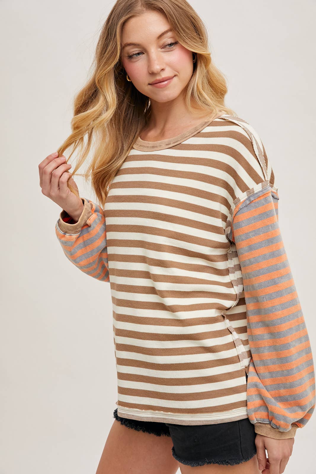 Bluivy - STRIPE CONTRAST EXPOSED SEAM LOOSE FIT KNIT PULLOVER