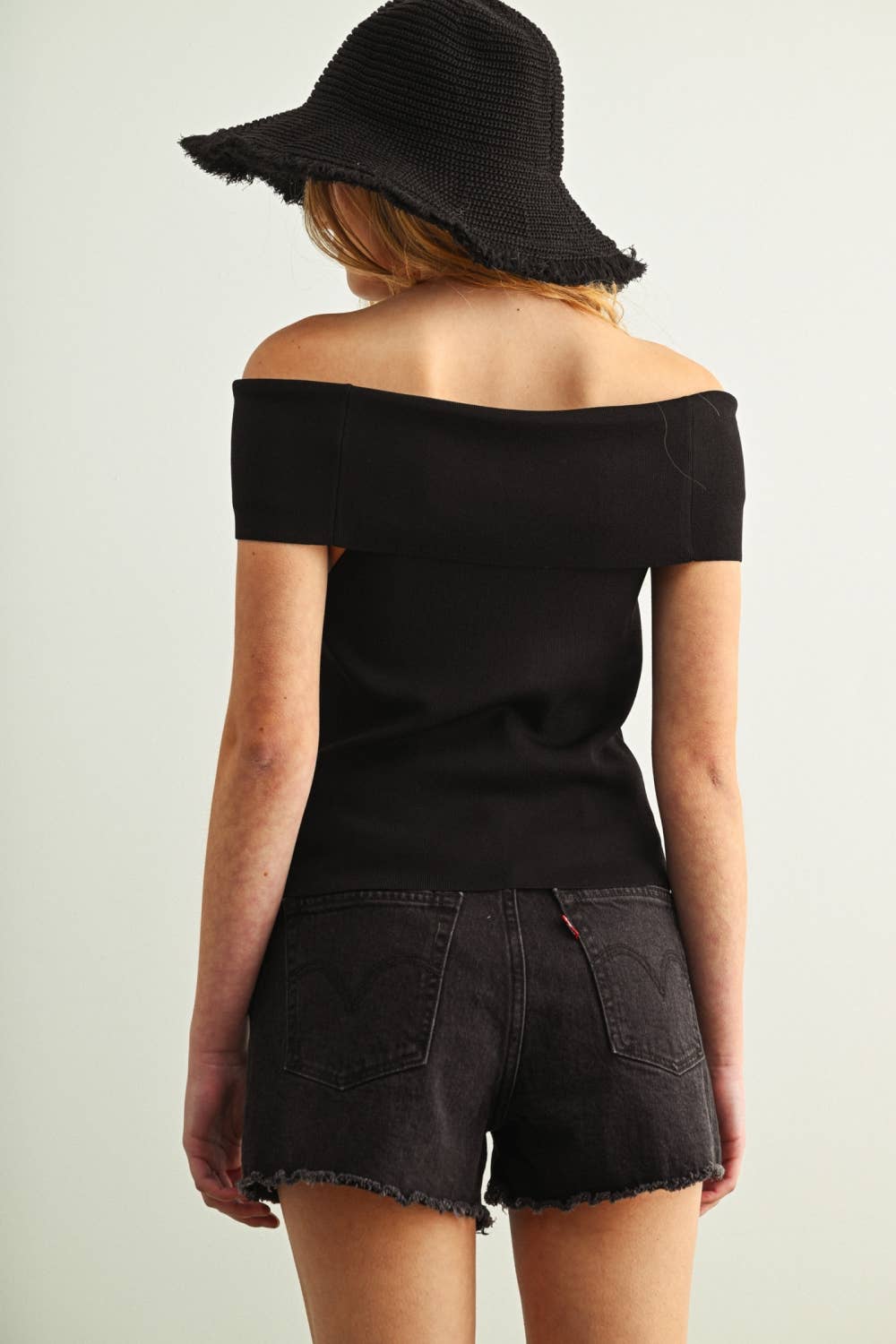 OFF SHOULDER RIBBED KNITTED TOP