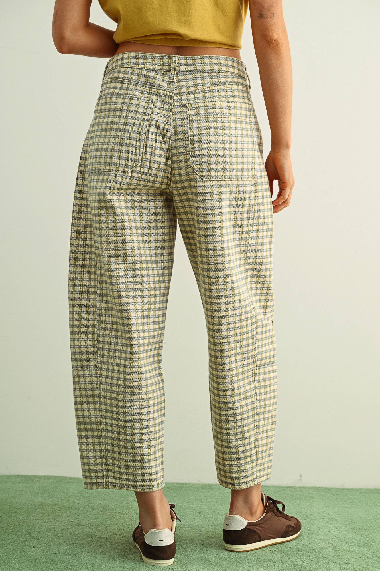 MIOU MUSE - P5936   MINI CHECKER PATTERN BARREL PANTS