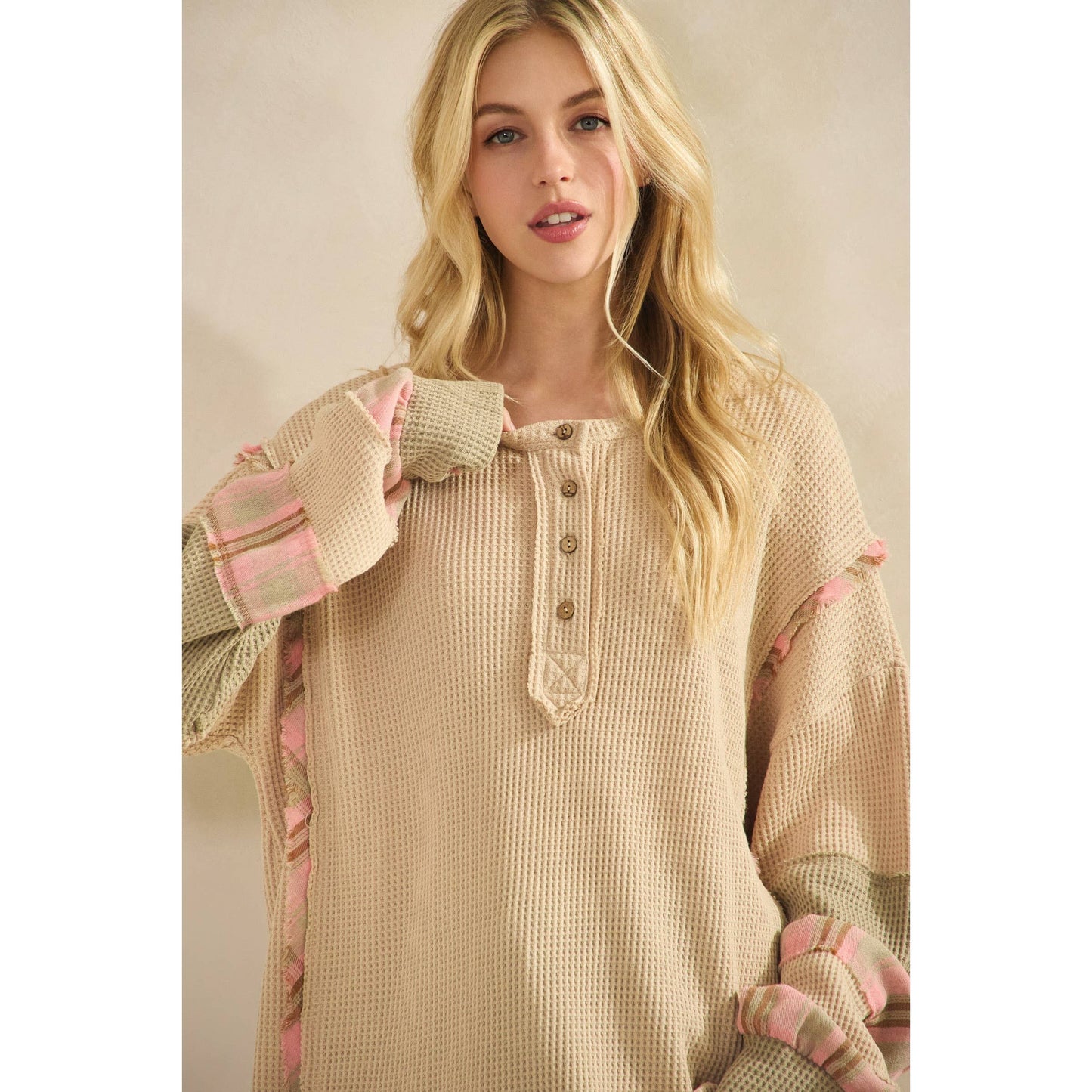 PATCHWORK WAFFLE SLEEVE HENLEY