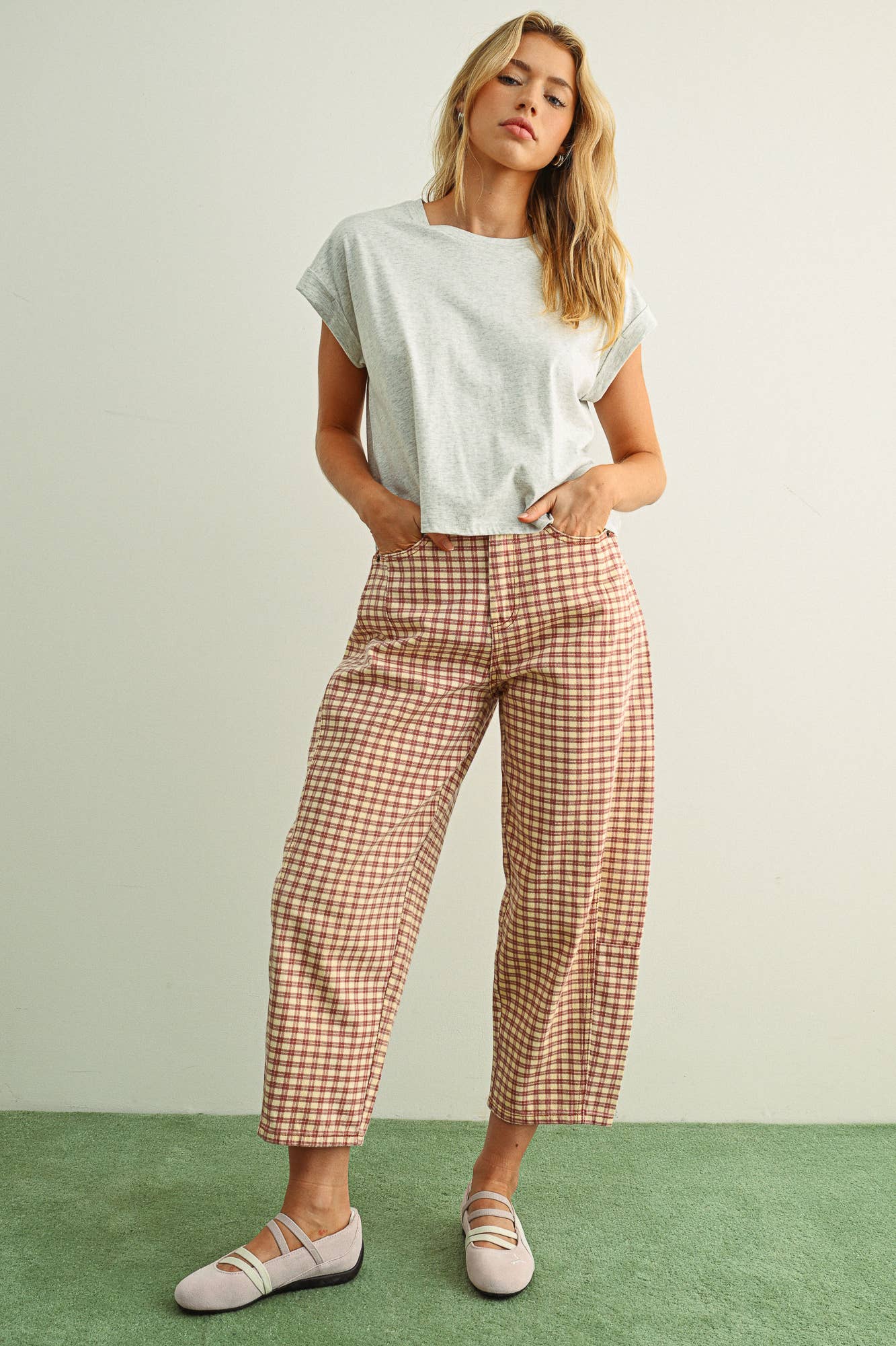 MIOU MUSE - P5936   MINI CHECKER PATTERN BARREL PANTS