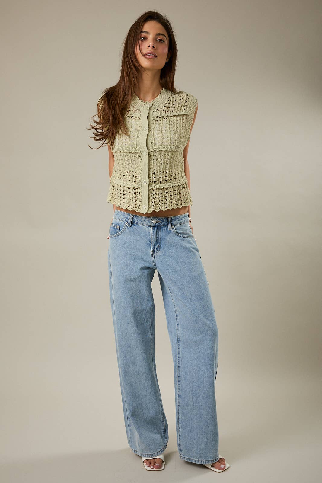 ROUND NECK SLEEVELESS BUTTON DOWN OPEN KNIT TOP