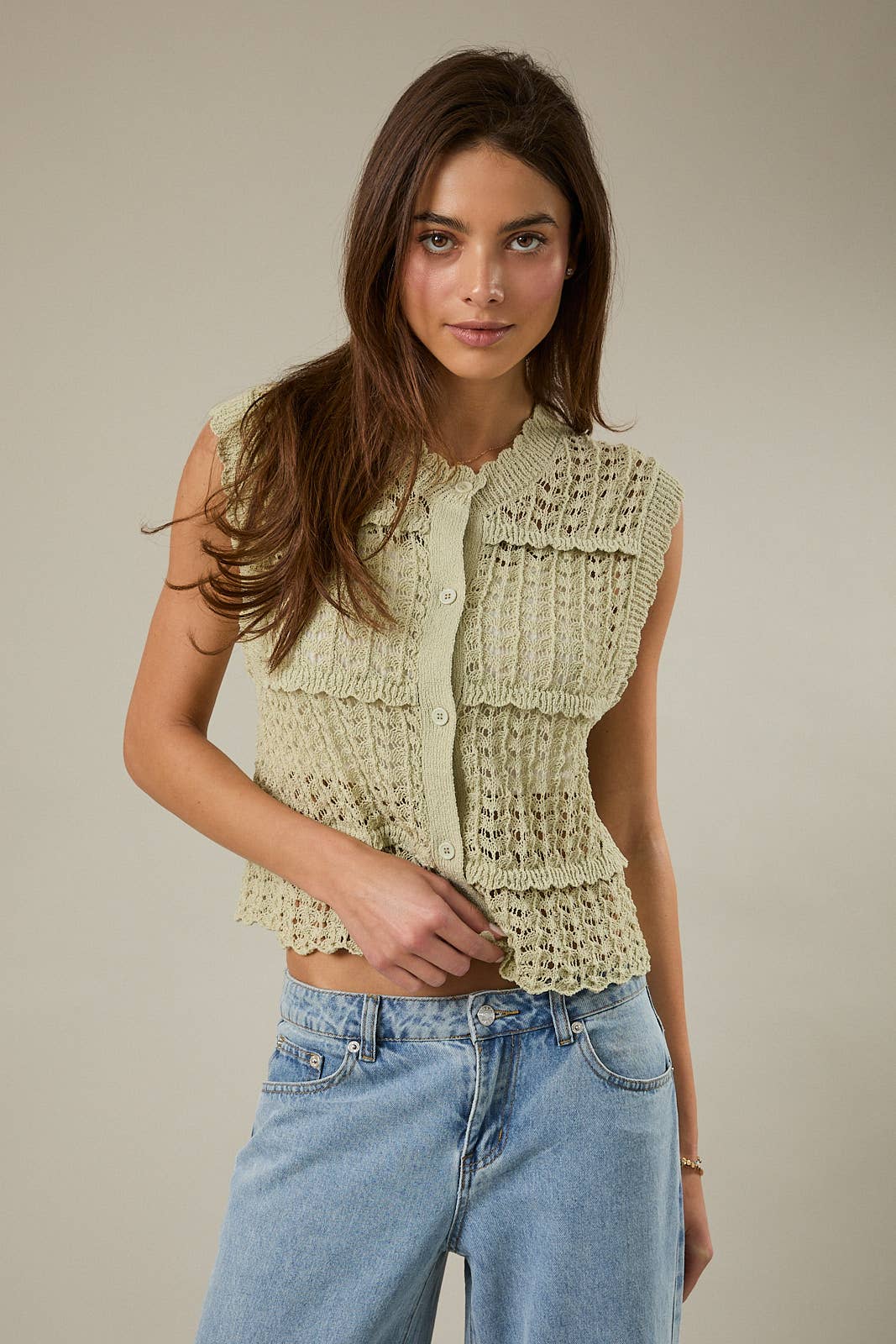 ROUND NECK SLEEVELESS BUTTON DOWN OPEN KNIT TOP