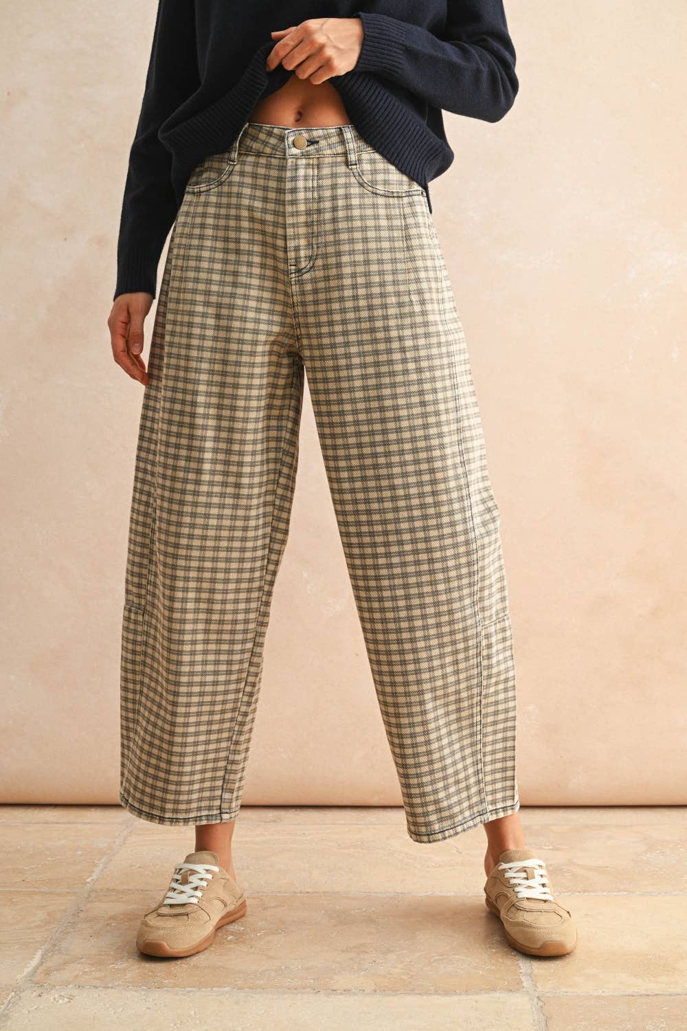 MIOU MUSE - P5936   MINI CHECKER PATTERN BARREL PANTS