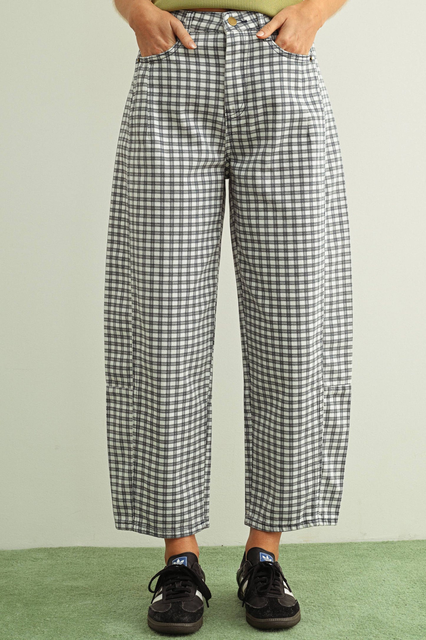 MIOU MUSE - P5936   MINI CHECKER PATTERN BARREL PANTS