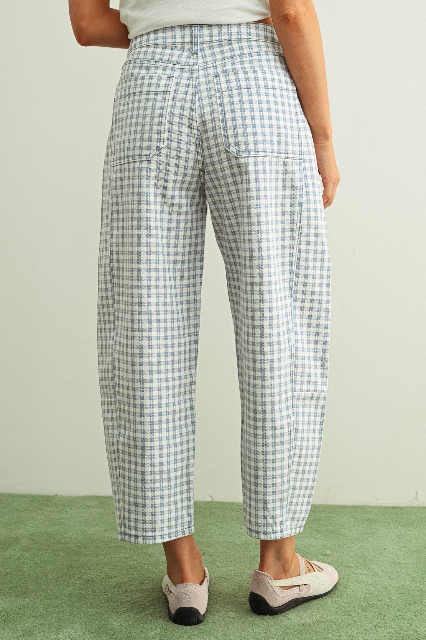 MIOU MUSE - P5936   MINI CHECKER PATTERN BARREL PANTS