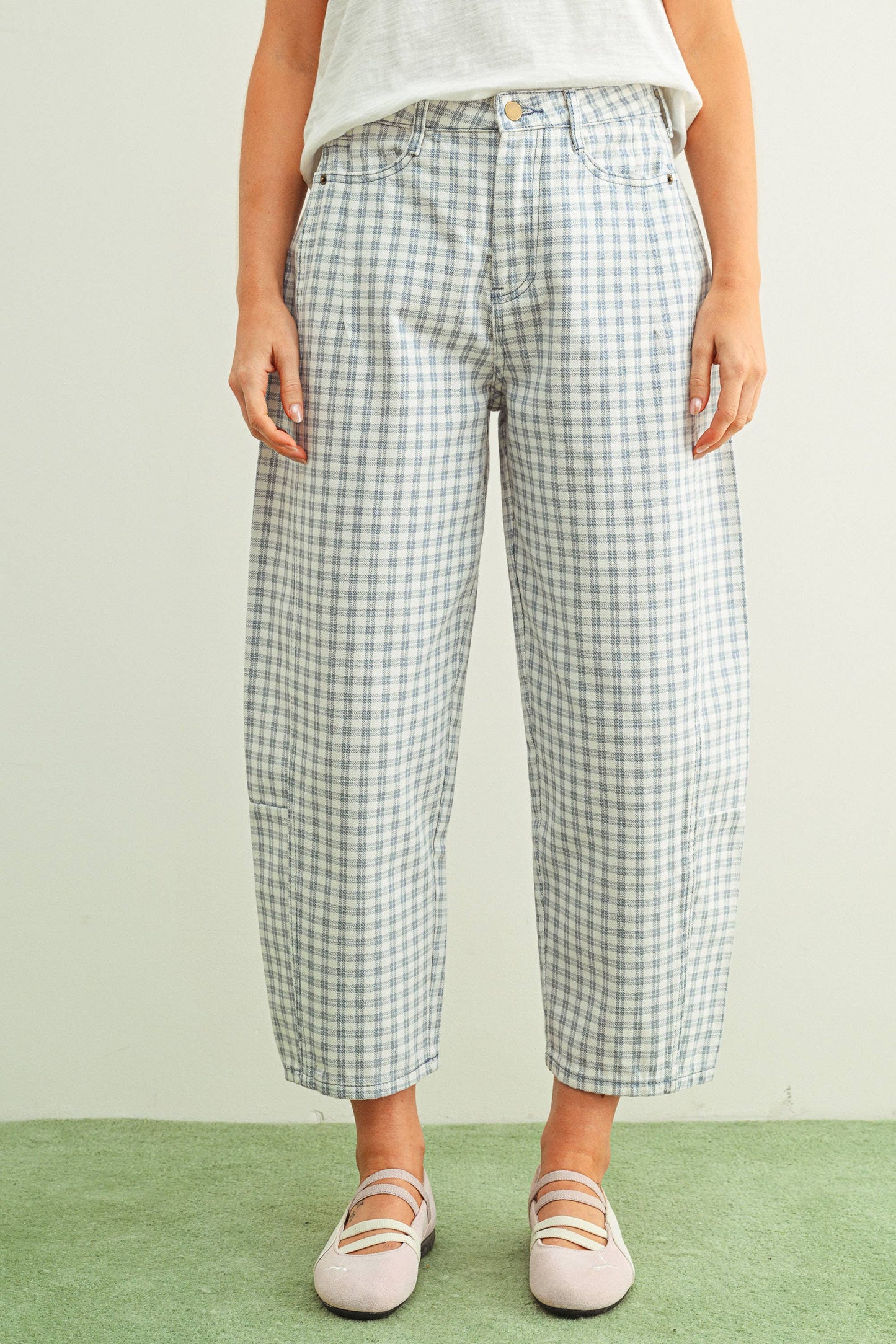 MIOU MUSE - P5936   MINI CHECKER PATTERN BARREL PANTS