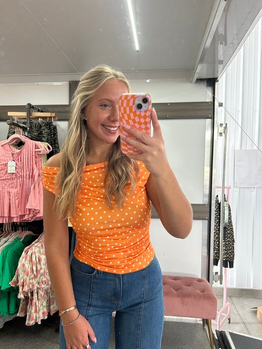 OFF SHOULDER TOP WITH SIDE RUCHING IN POLKA DOT