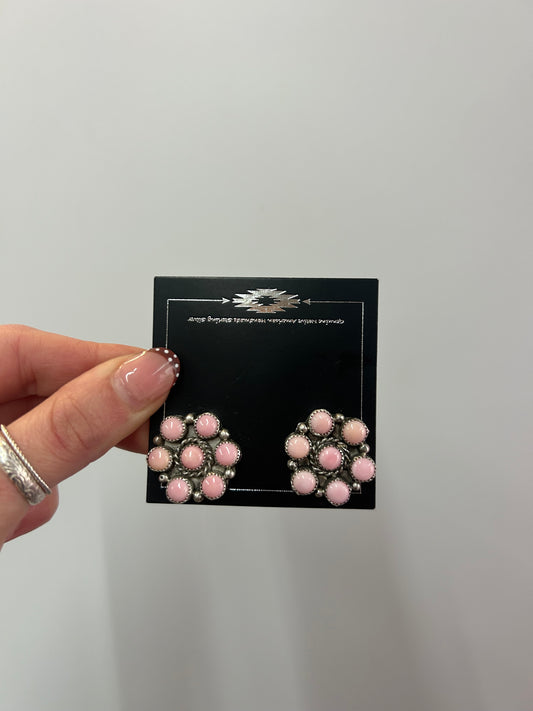 Navajo Handmade SS Pink Conch Earring