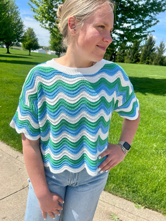 MULTI-STRIPED WAVY SWEATER TOP