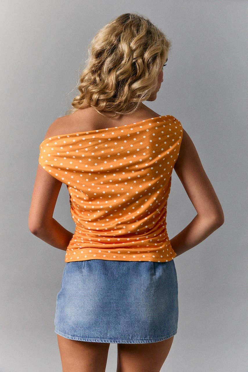 OFF SHOULDER TOP WITH SIDE RUCHING IN POLKA DOT