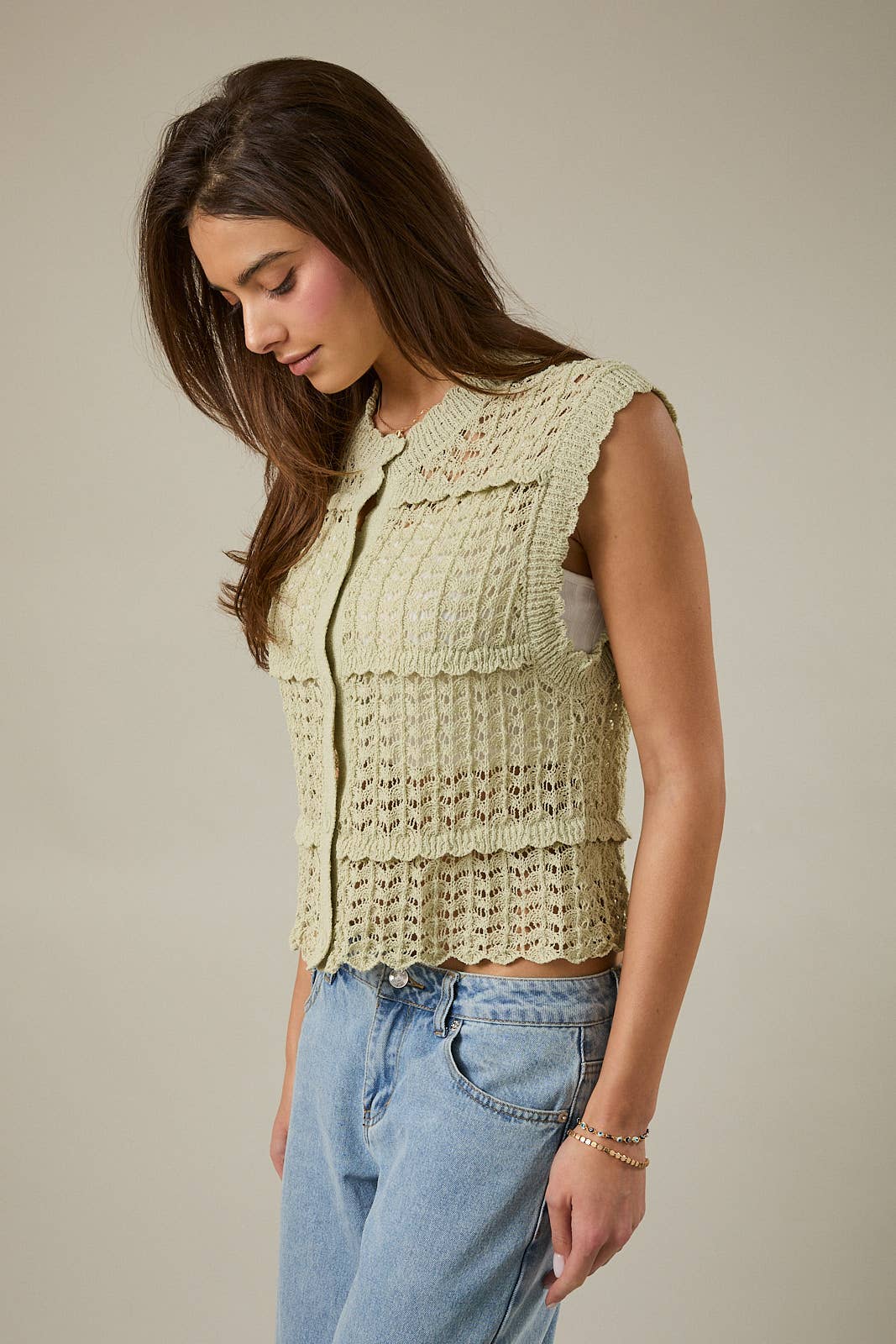 ROUND NECK SLEEVELESS BUTTON DOWN OPEN KNIT TOP
