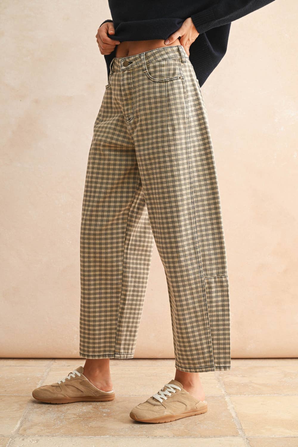 MIOU MUSE - P5936   MINI CHECKER PATTERN BARREL PANTS