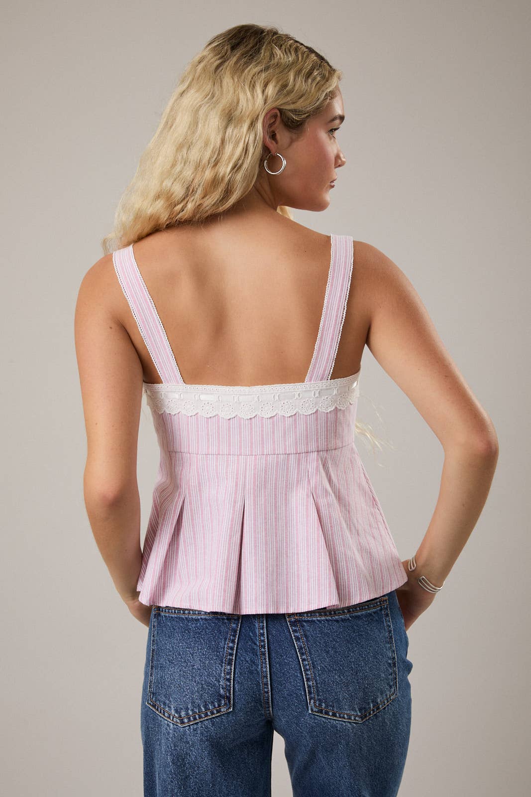 SLEEVELESS TOP WITH RIBBON BOW DETAIL ON FRONT