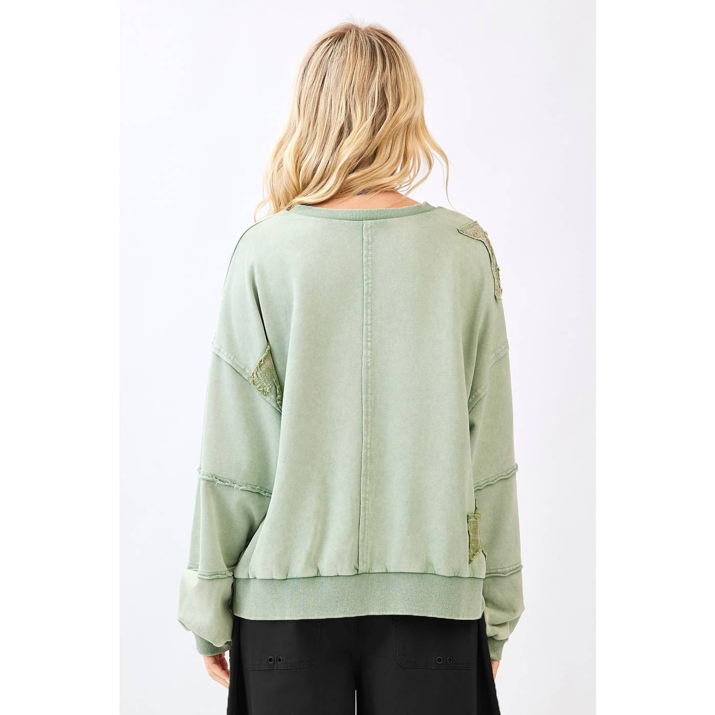 STAR PATCHWORK MINERAL WASH LONG SLEEVE SWEATSHIRT