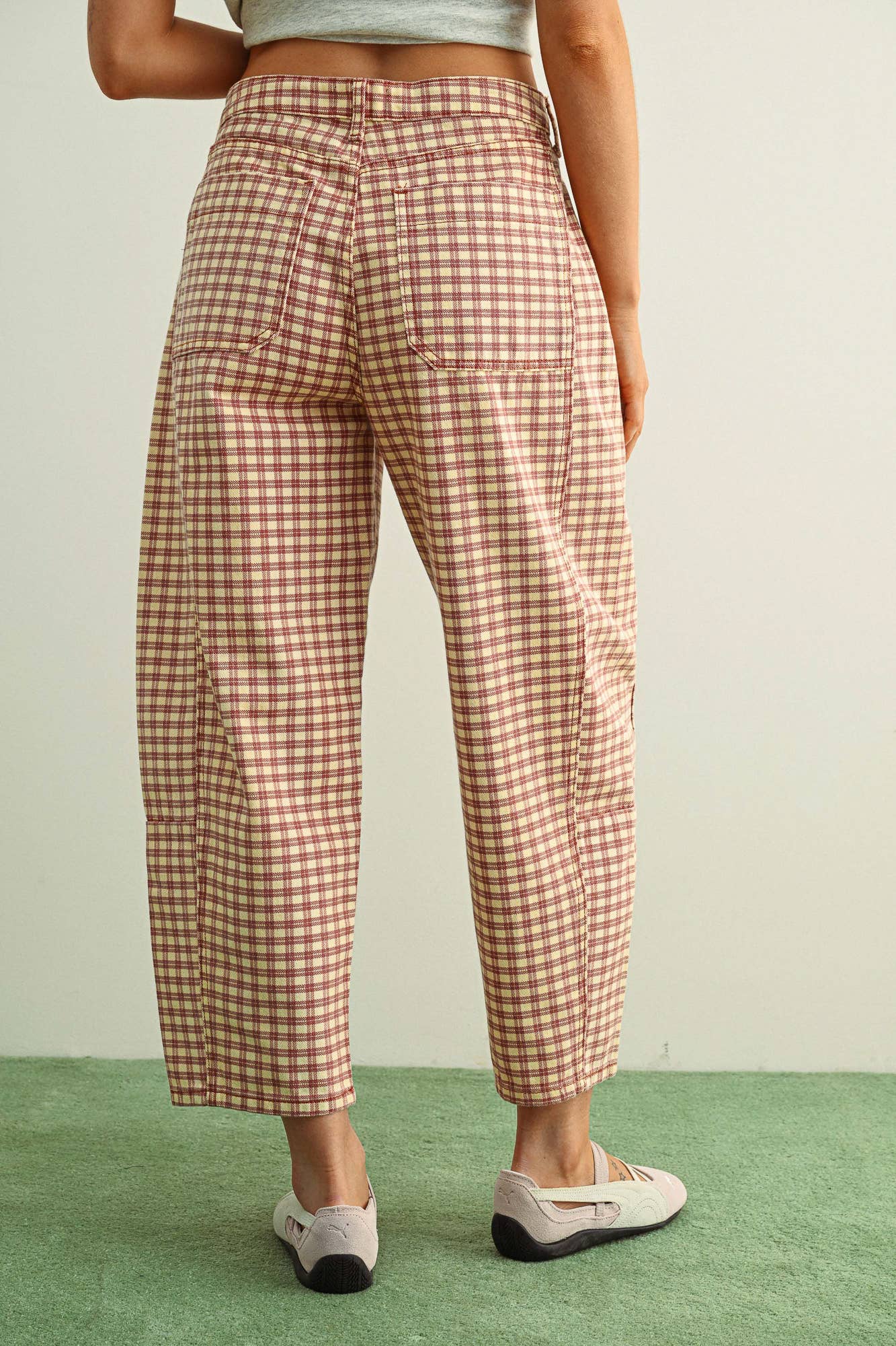 MIOU MUSE - P5936   MINI CHECKER PATTERN BARREL PANTS