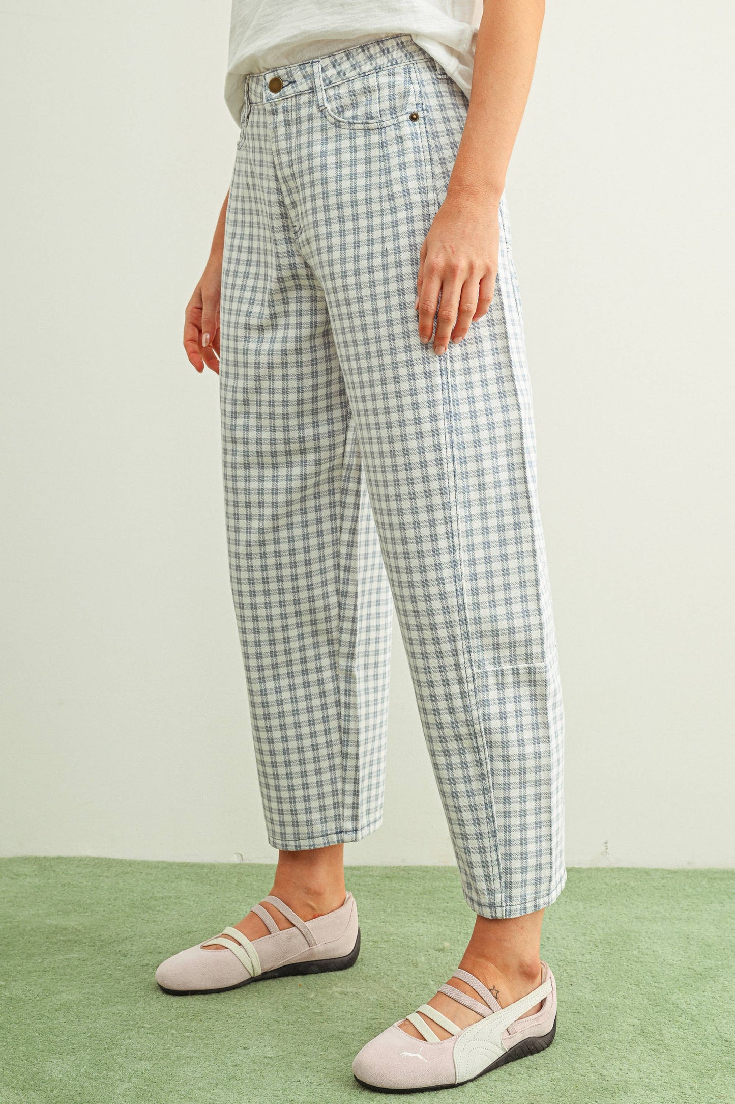 MIOU MUSE - P5936   MINI CHECKER PATTERN BARREL PANTS