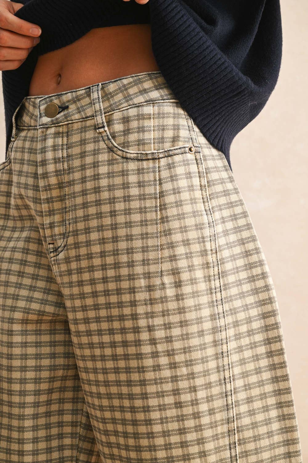 MIOU MUSE - P5936   MINI CHECKER PATTERN BARREL PANTS