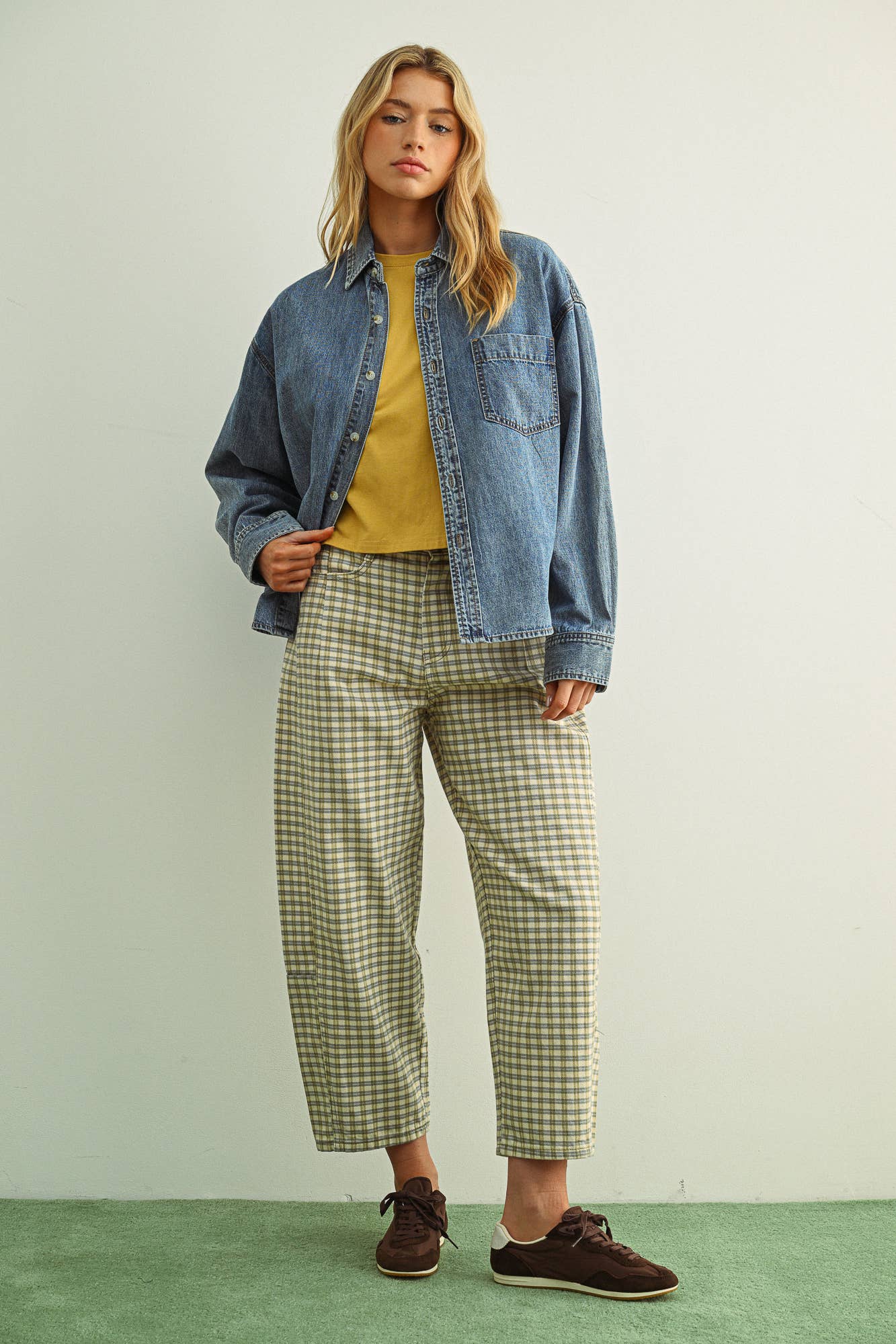 MIOU MUSE - P5936   MINI CHECKER PATTERN BARREL PANTS