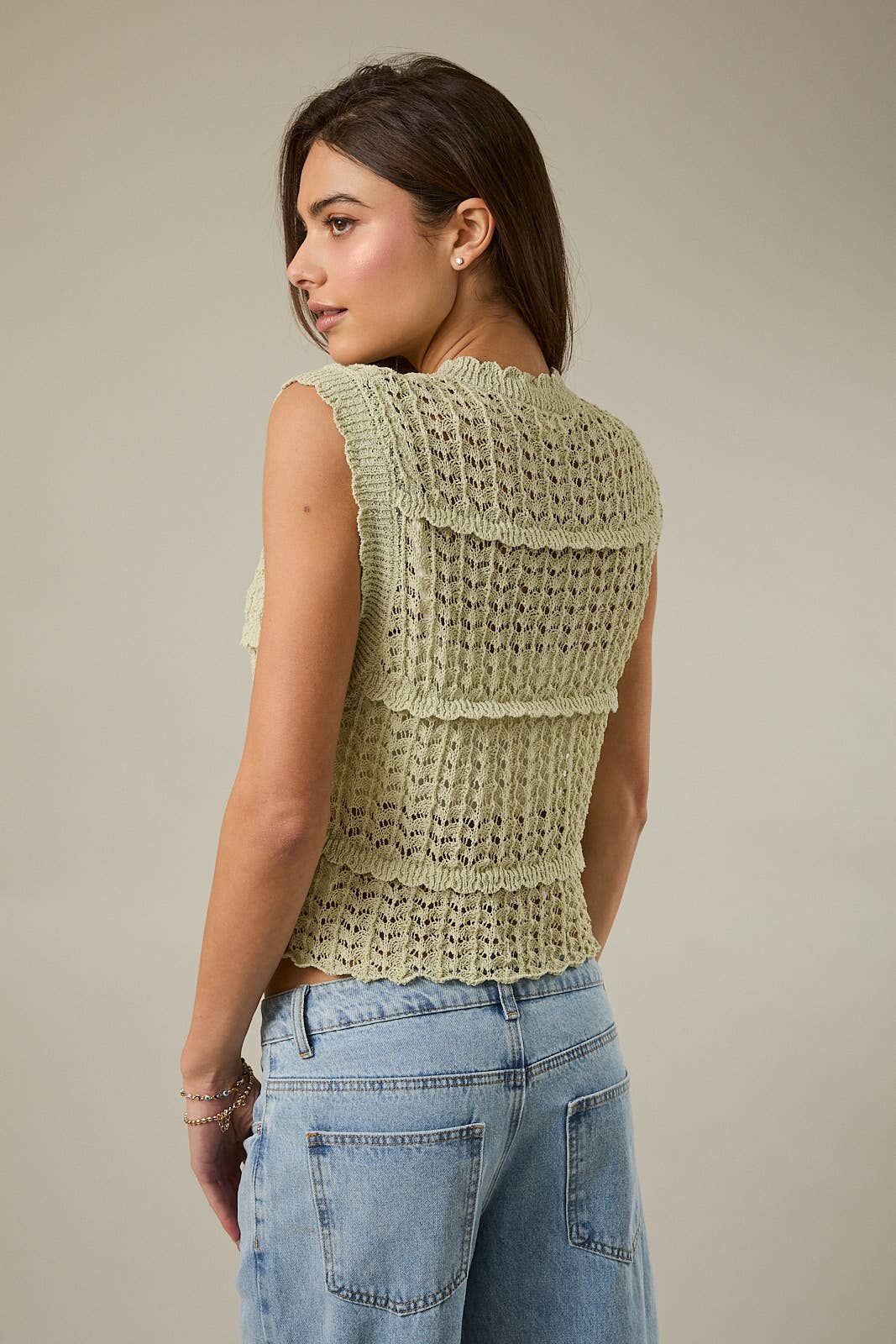 ROUND NECK SLEEVELESS BUTTON DOWN OPEN KNIT TOP